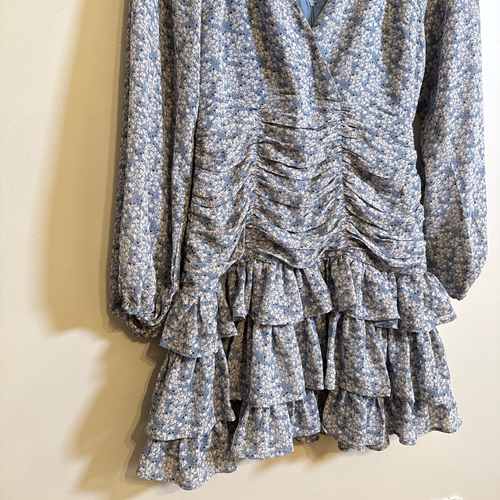 ASTR the Label • Long Sleeve Tiered‎ Ruffle Blue Floral Print Dress Ruched Sz Sm - Picture 4 of 10